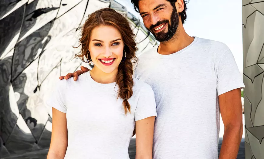 Image 11: Pak van 10 basic t-shirts met verschillende kleuren