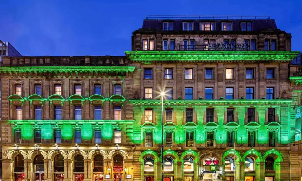 Manchester: Standard Double Room with Breakfast