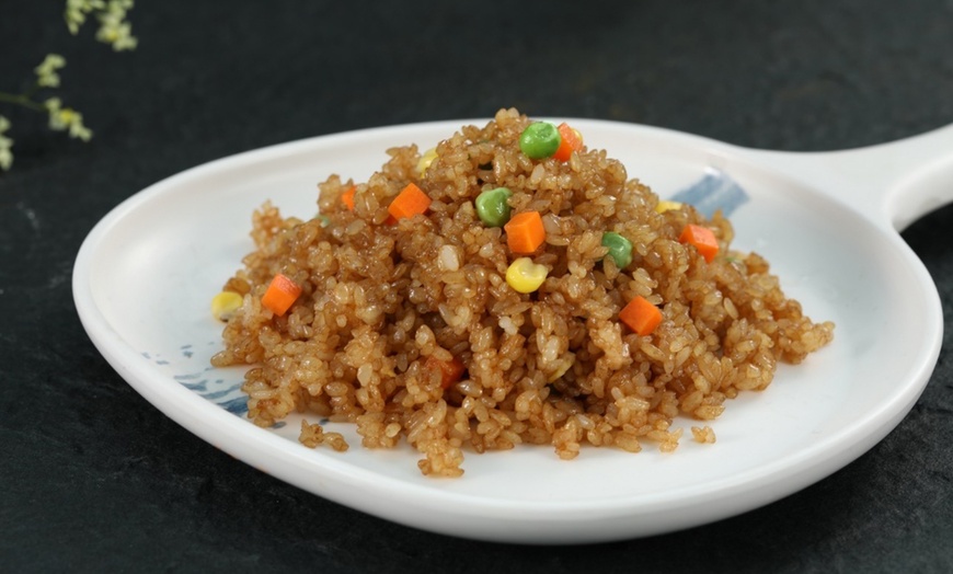 Image 3: Para 2 personas: arroces o tallarines, pollo frito, wakame o kimchi 