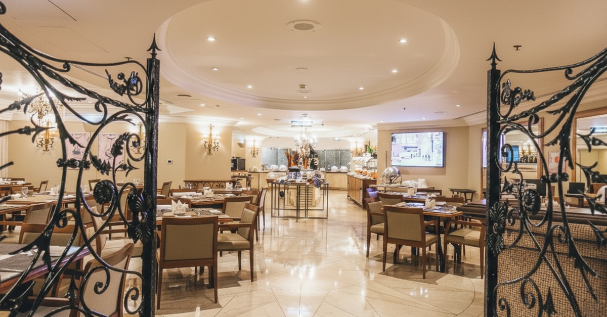 Savor 4* Buffet Lunch Or Dinner For A Kid, Or One, Two, Or Four Adults Savor 4* Buffet Lunch Or Dinner For A Kid, Or One, Two, Or Four Adults