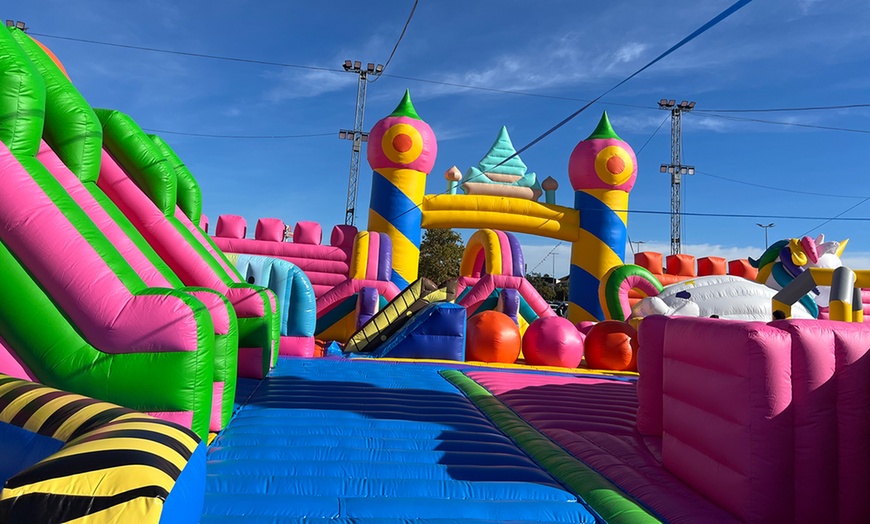 Image 4: Parque WOW de hinchables: entrada con fecha a elegir para 1 persona