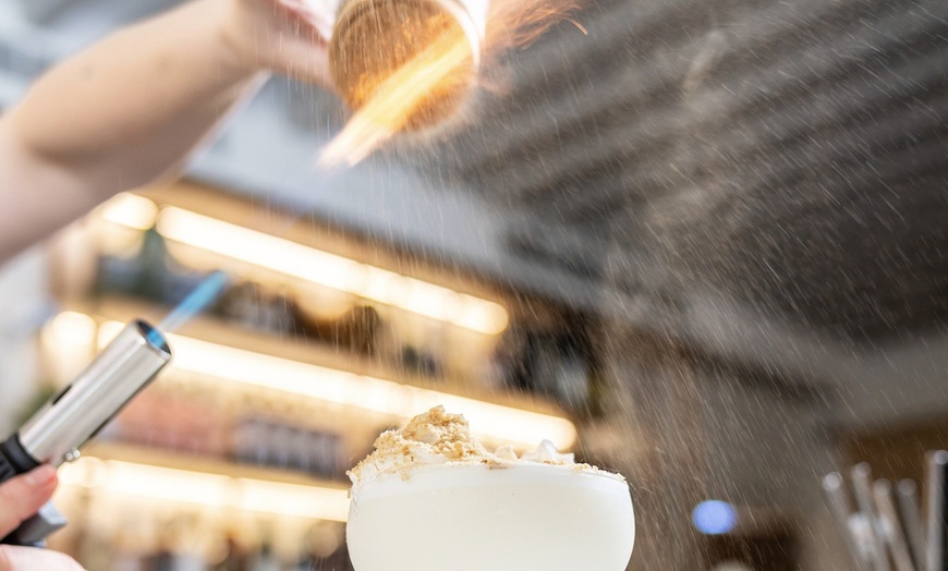 Image 5: Cocktail Masterclass Fun for 4 Friends