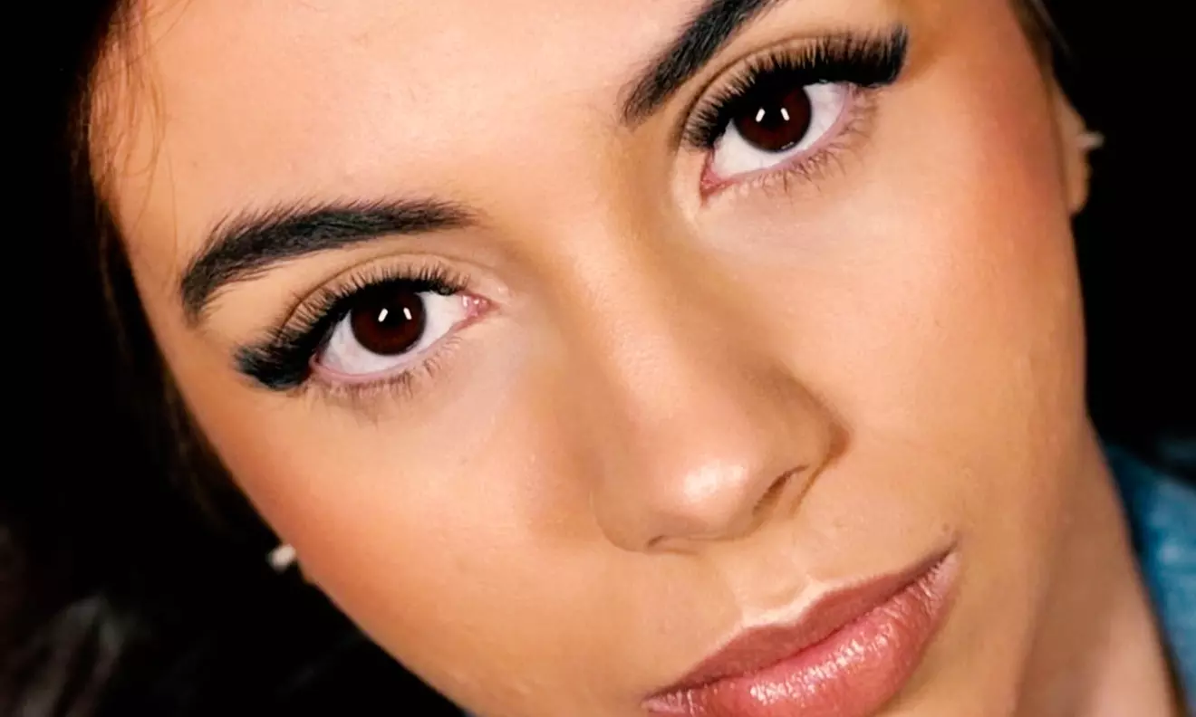 Classic 4D or 6D Extensions or Extensions with Fox Eyes or 3D or 6D