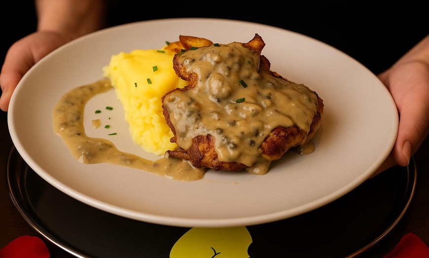 Image 13: Menú "Tonteo" o "Tentación" para 2 con postres y bebidas o vino