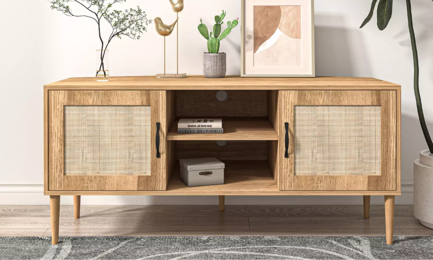 Buffet en bois avec portes effet cannage et niches Neiva de Kocoon