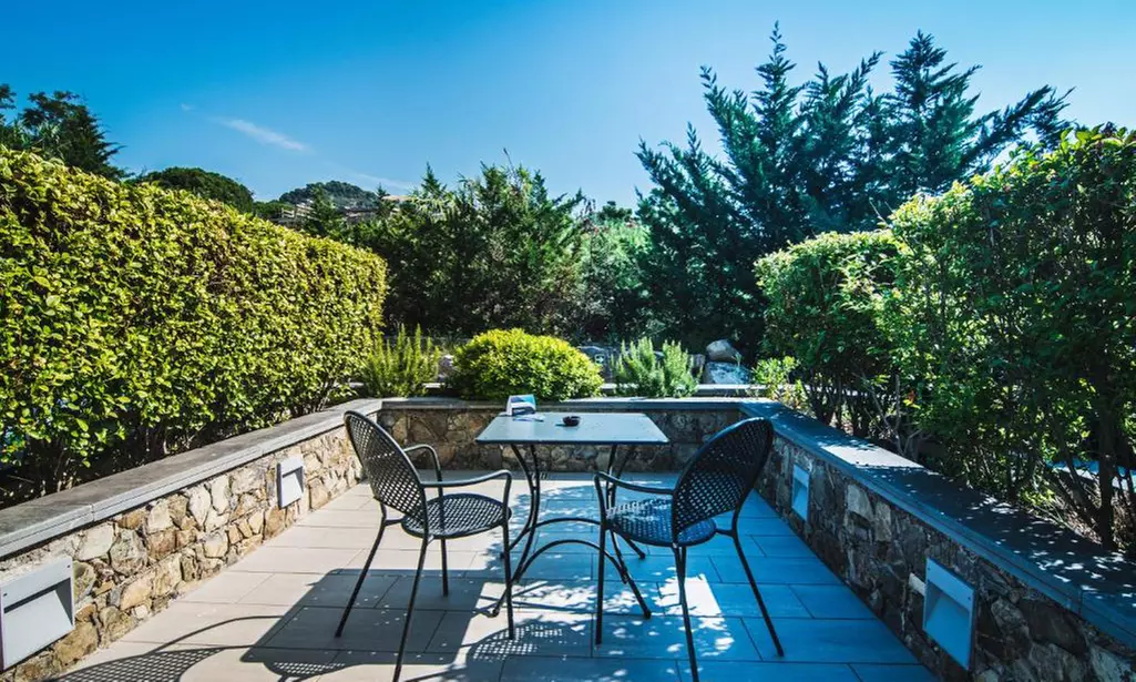 Liguria 4*: camera Superior con colazione o mezza pensione