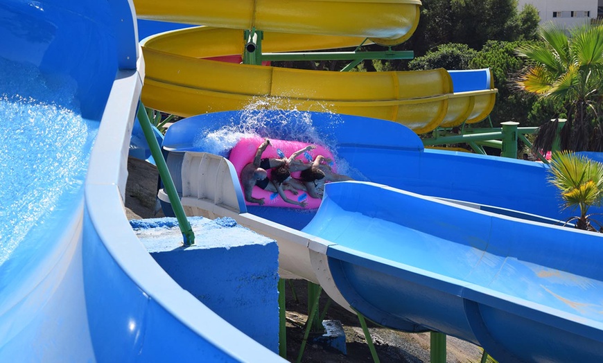Image 3: Entrada de 1 día a parque acuático AquaVera para niño o adulto