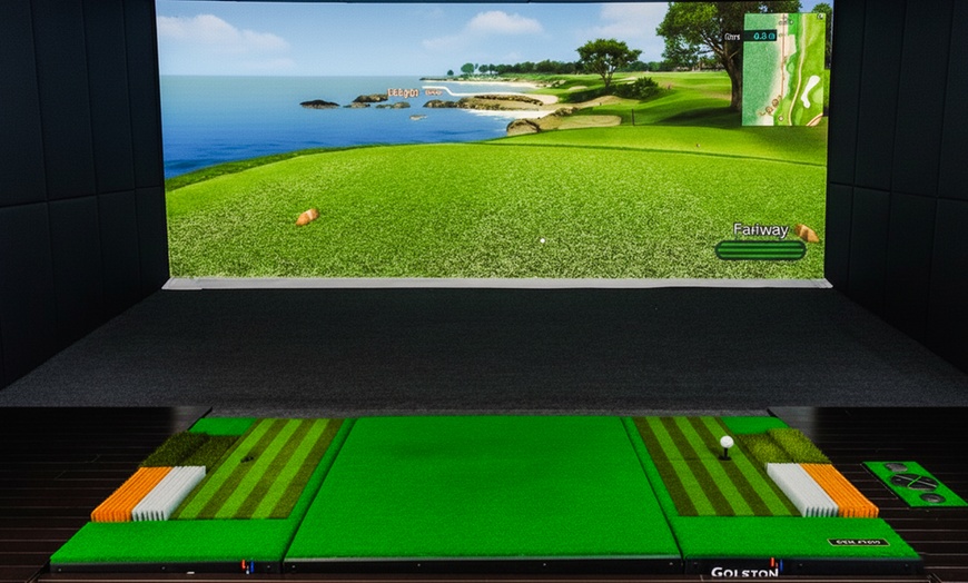Image 3: Indoor Golf Fun: 1 or 2-Hour Golf Simulator for Up to 6 People