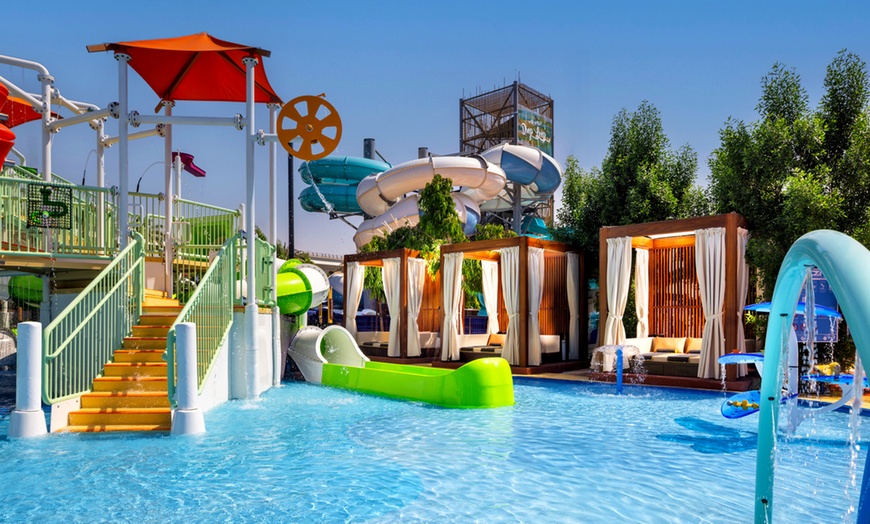 Image 3: 5*Dubai: One-Night Stay with Breakfast and Waterpark Access