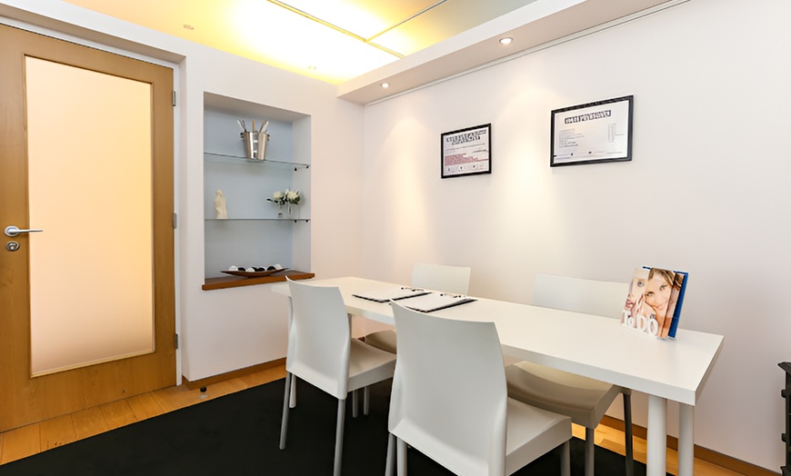 Image 4: Stralend witte tanden in één afspraak bij The Hollywood Smile