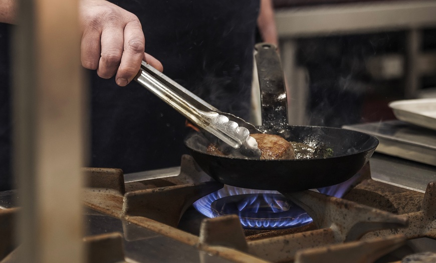 Image 9: Oxfordshire: 5* Luxurious Hotel Break with Dinner & Champagne