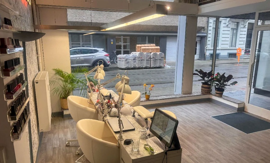 Image 7: Ervaar een diepe gelaatsverzorging met carbonpeeling