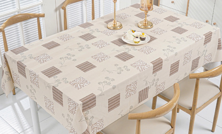 Image 2: Tovaglia Maniva floreale