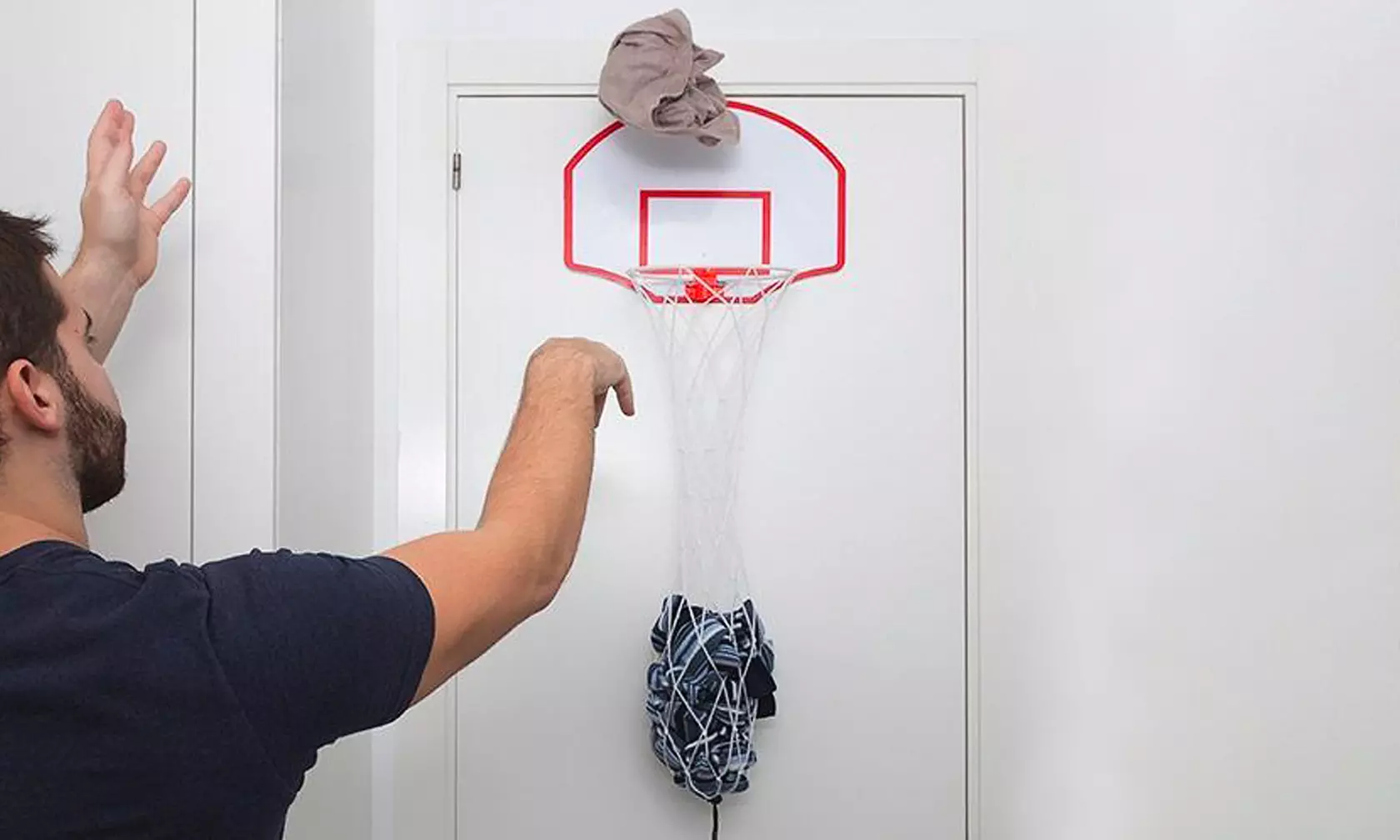 1 ou 2 paniers de basket pour le linge sale - Primary Image