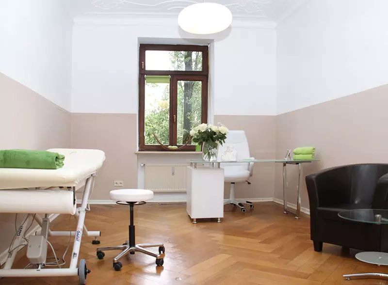 Gezielte Fett-Reduktion: Injektionslipolyse mit Anamnese