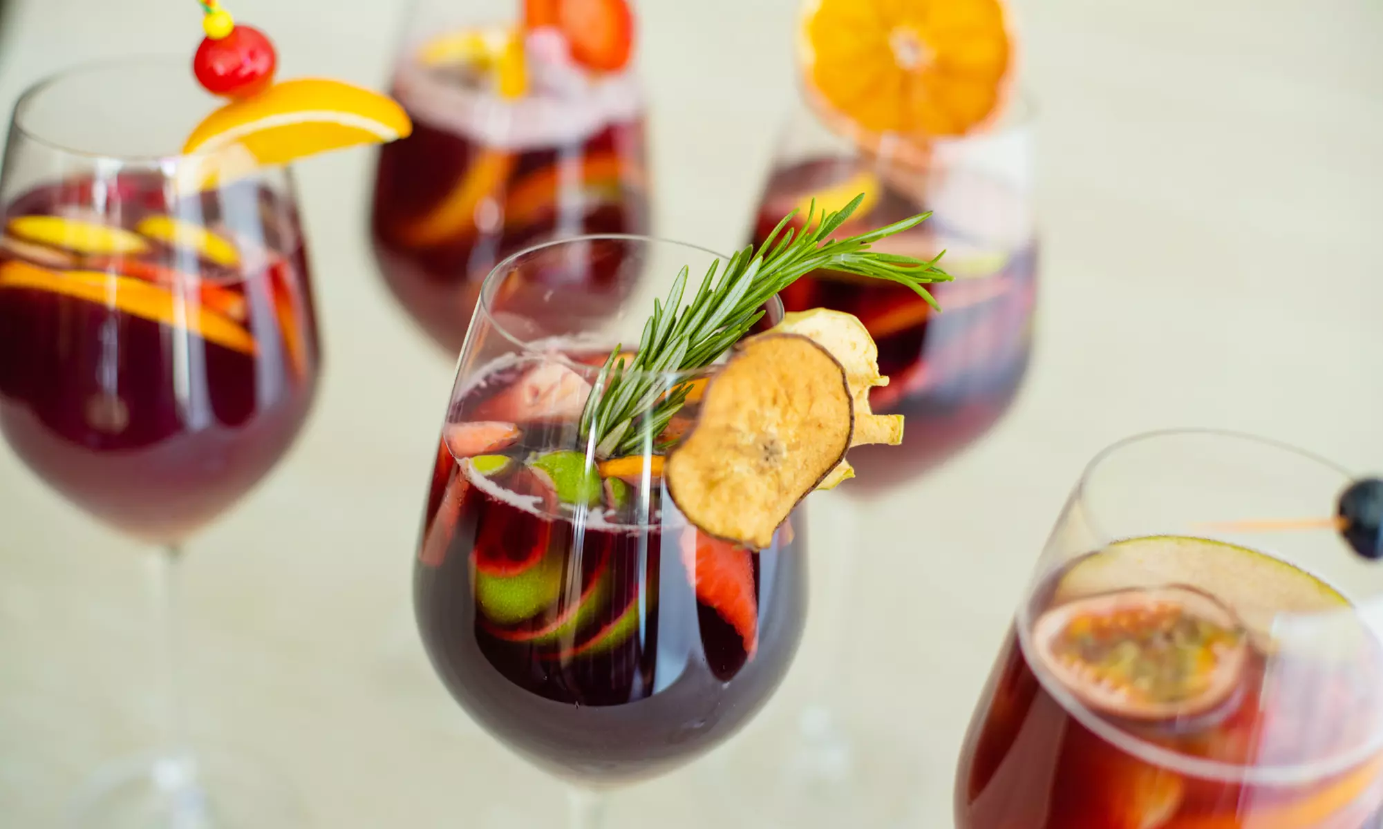 5-Star Paella Night with Entertainment & Drinks – A Feast to Remember