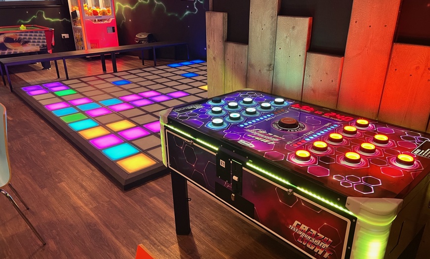 Image 2: Interactive Virtual Reality Floor Experience in Milton Keynes