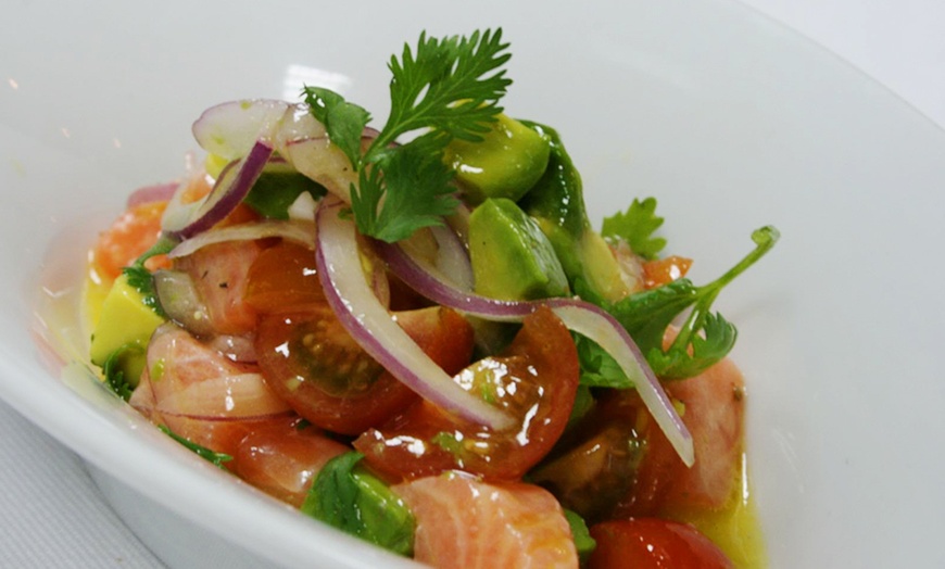 Image 13: Menú degustación de tapas o prémium con botella de vino para 2 o 4 