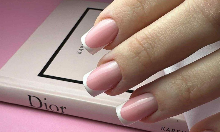 Image 3: Kompleksowa pielęgnacja paznokci – manicure i pedicure