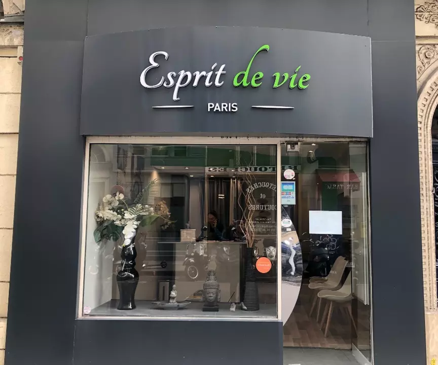 Silhouette affinée avec les modelages minceur d'Esprit de Vie