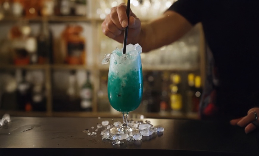 Image 1: 2, 4 oder 6 Glühweine – aromatisch, heiß und perfekt zum Aufwärmen