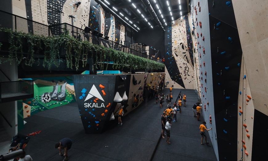 Image 1: Acceso libre al rocódromo para 1 niño, 1 adulto o 2 adultos