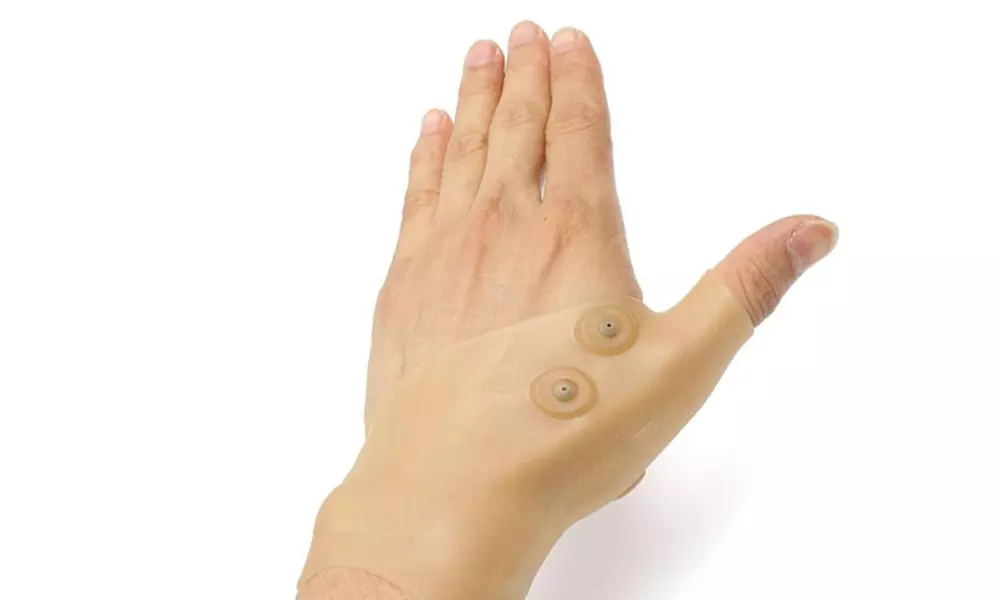 Up to Four Magnetic Wrist Supports - Image 2