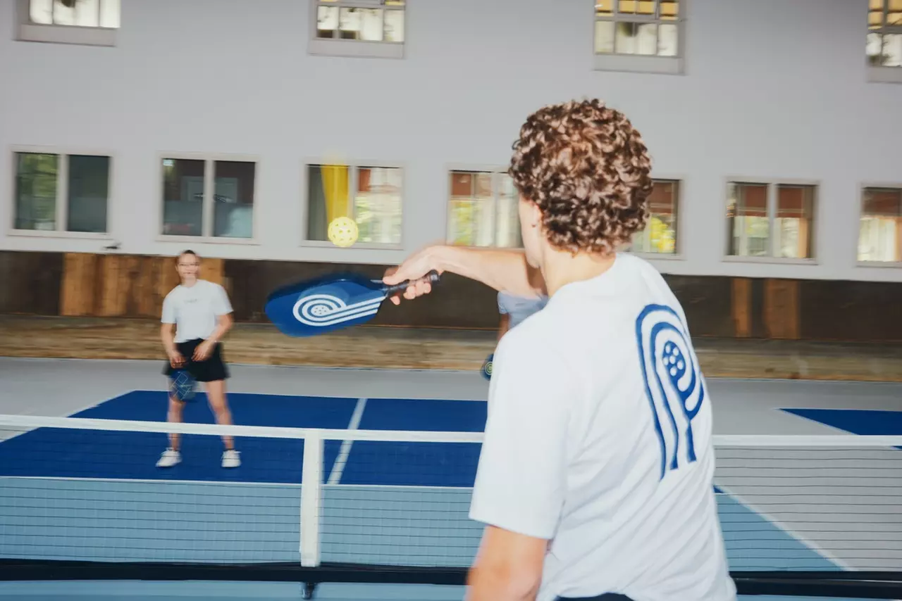 Off-Peak-Pickleball für bis zu 4 Personen inkl. Schläger