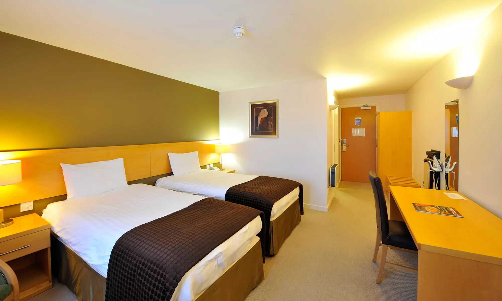 Lincolnshire: Standard/Superior Double Room with Breakfast