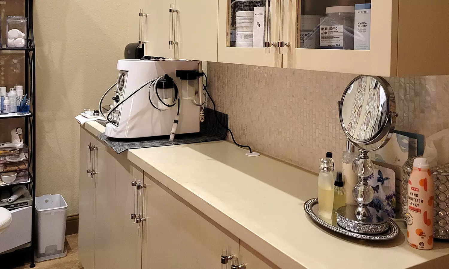 Facials and Peels for Radiant Skin at Salon Boutique Suite 40