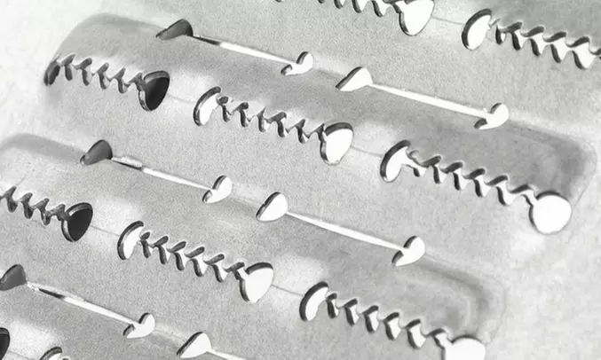 Rampa de carga plegable fabricada en acero con pintura antideslizante