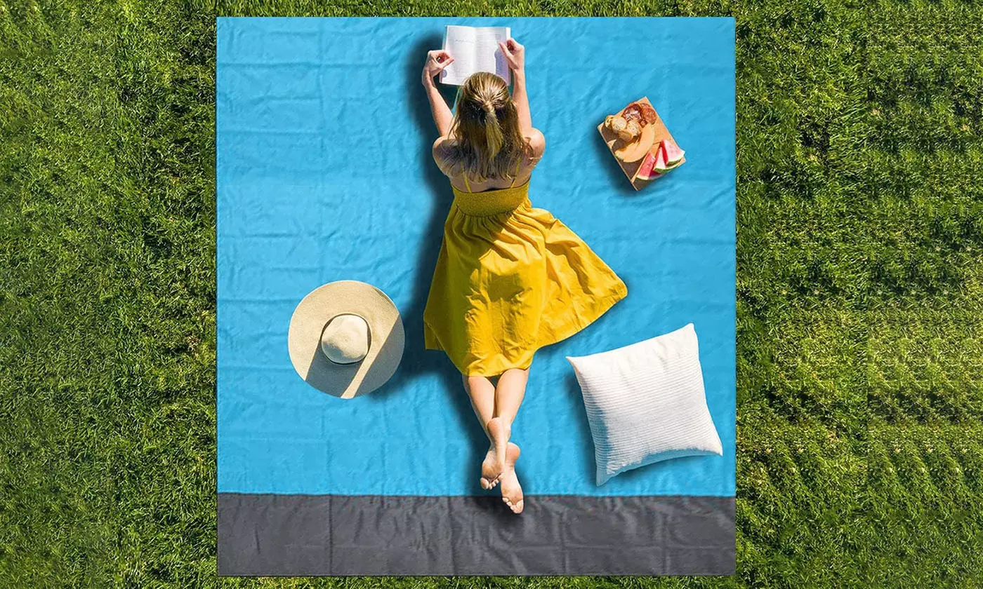 Oversized Lightweight Beach Mat Portable Picnic Blankets Sand Proof Mat
