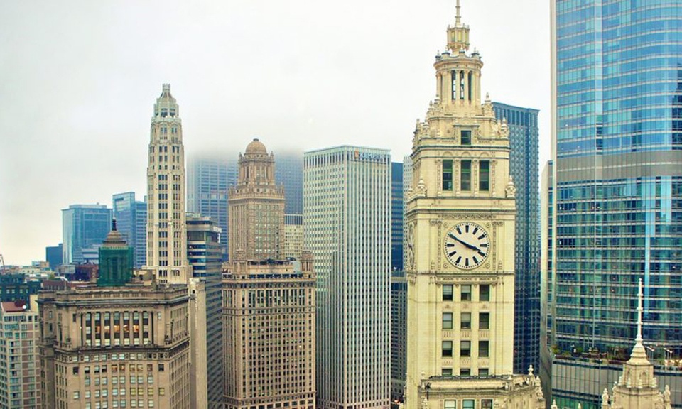 Experience Chicago’s icons on a fun, luxe, family-friendly tour!