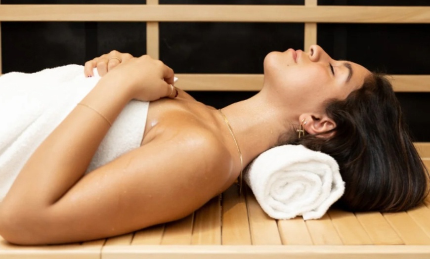 Image 10: Up to 55% Off on Spa - Sauna - Infrared at beem® Light Sauna Addison