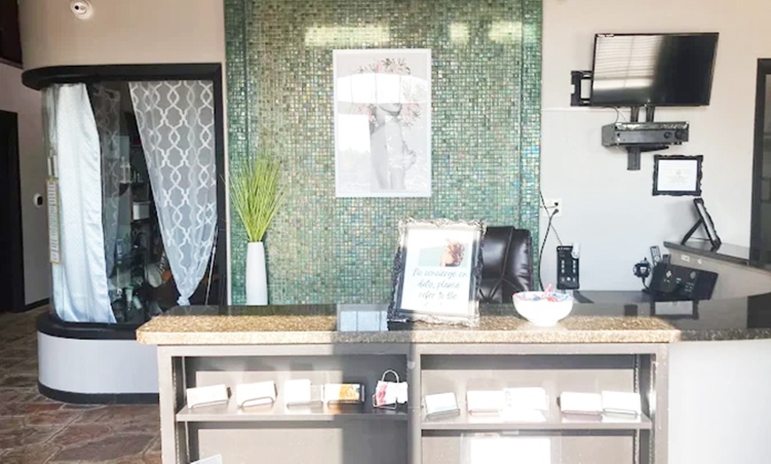 Image 3: Up to 68% Off on Therapeutic Massage at Pink Lotus Massage Spa