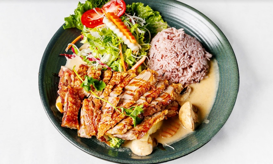 Image 2: 3-Gänge-Menü mit Ente oder veganer Hauptspeise für 1 bis 4 Personen