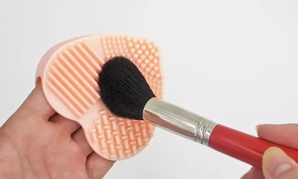 Heart-Shaped Silicone Cosmetic-Brush Cleaner Board - Primary Image