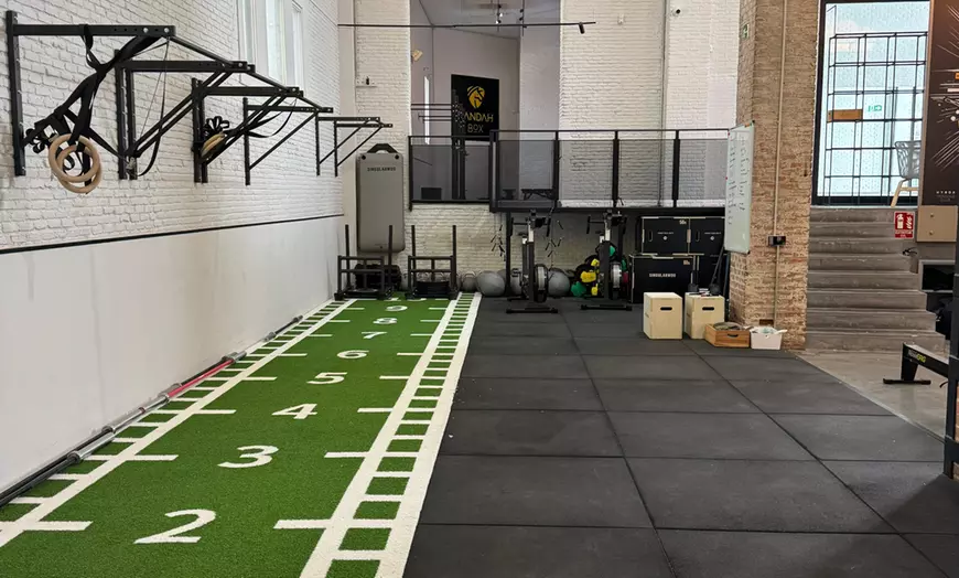 Image 3: 1 o 3 meses de cross training en Bandah Box para 1 persona 