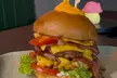 Burger-Genuss mit kreativen Rezepten: Burger nach Wahl & Pommes für 1, 2 oder 4 Personen (bis zu 37% sparen) - Second Medium