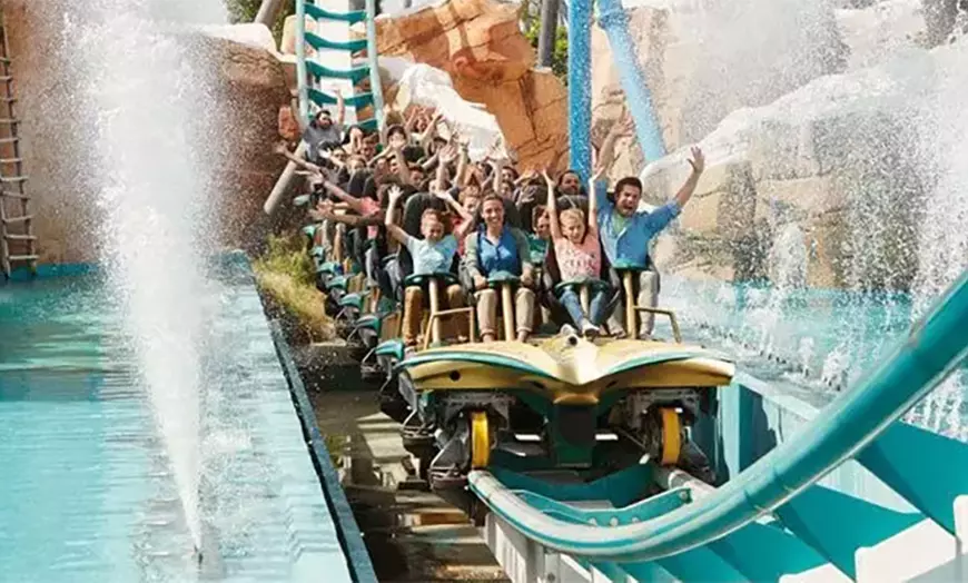 Image 1: Cofre canjeable por acceso ilimitado a PortAventura con opciones extra