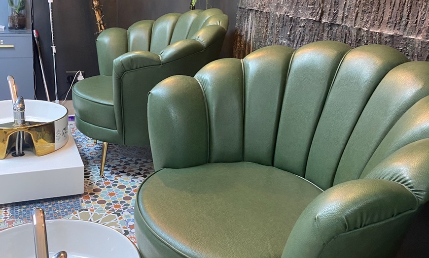 Image 9: 5-Step Hydrafacial with LED Light Therapy and Optional Mask Treatment