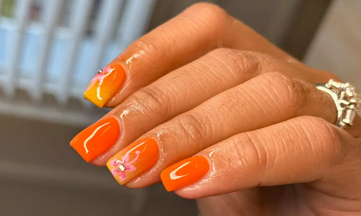 Perfect Nails:Gel, Structured Manicure, or Short Full Acrylic Nail Set
