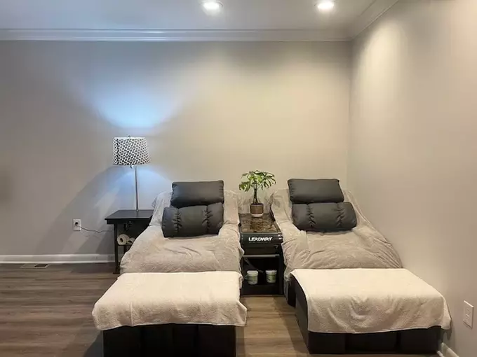 Enjoy Body and Foot Combo Massages for 1 or 2 withOptional Hot Stones 