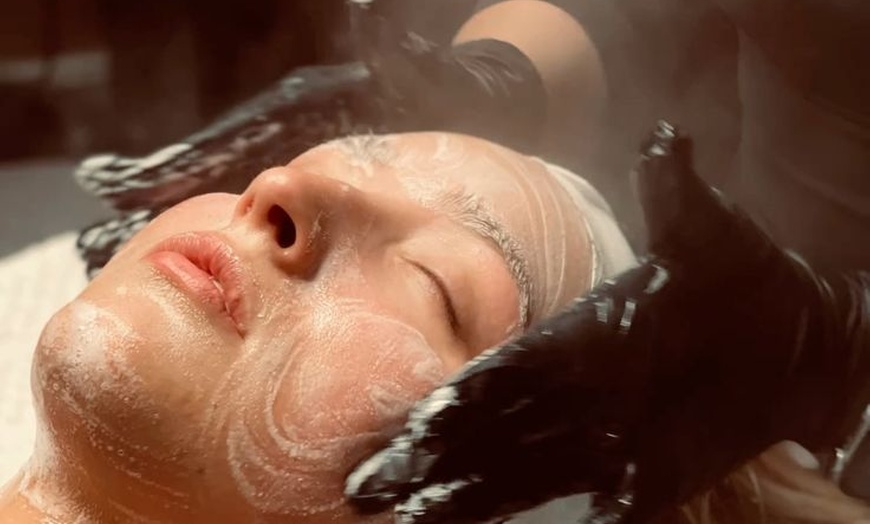 Image 11: Holiday Glow:HydraFacial/Facial/Dermaplaning + LED & Luxury Treatment
