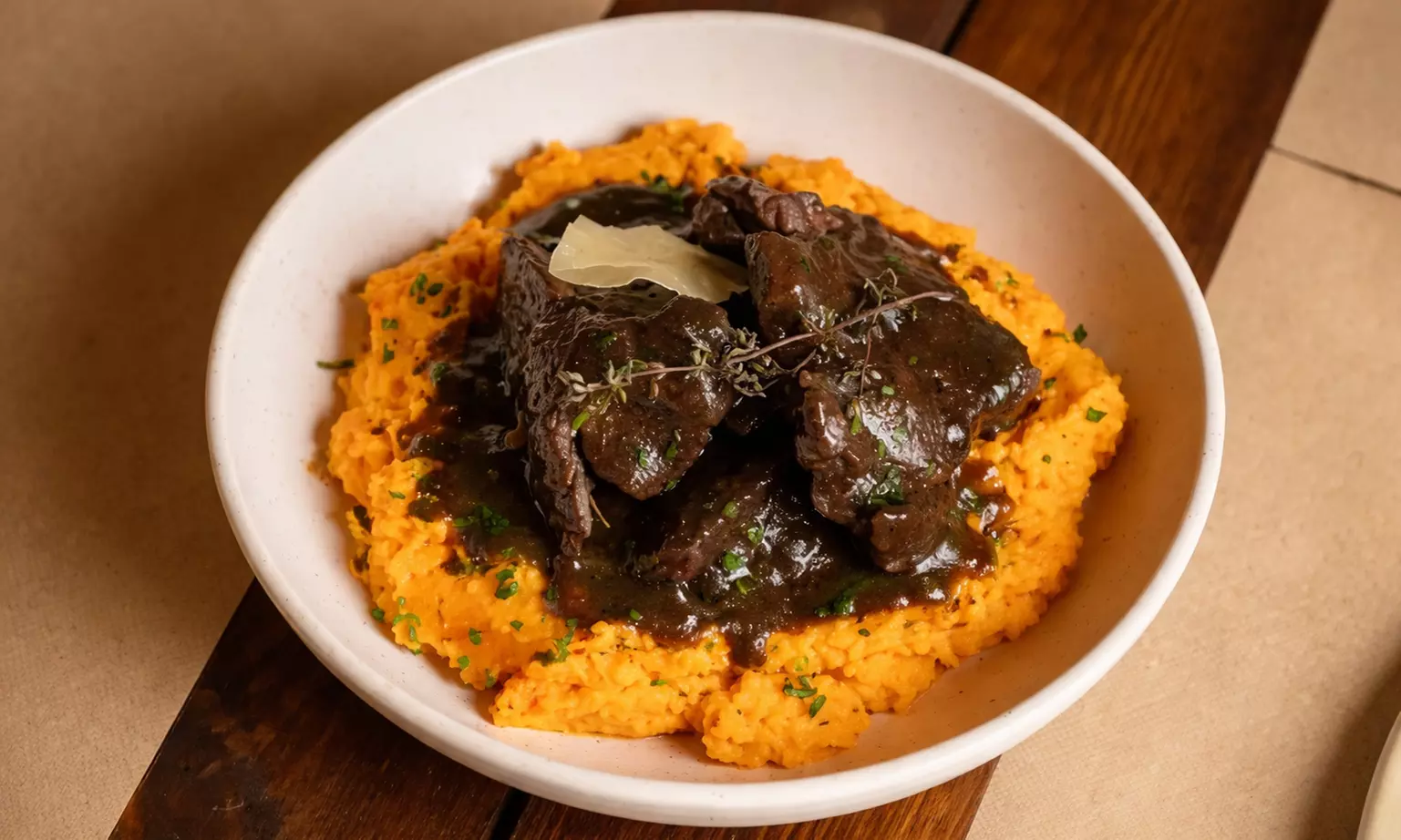 Menú para 2 o 4 con entrante, principal, bebida y opción a postre