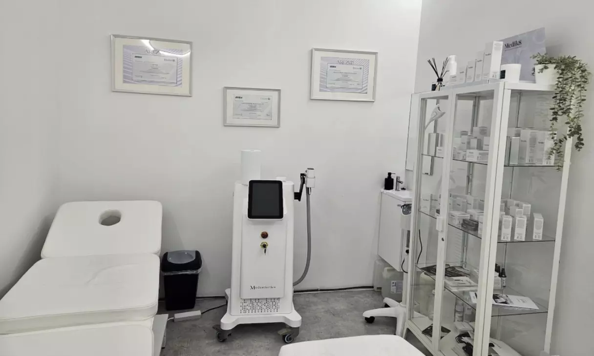 Gezichtsbehandeling naar keuze