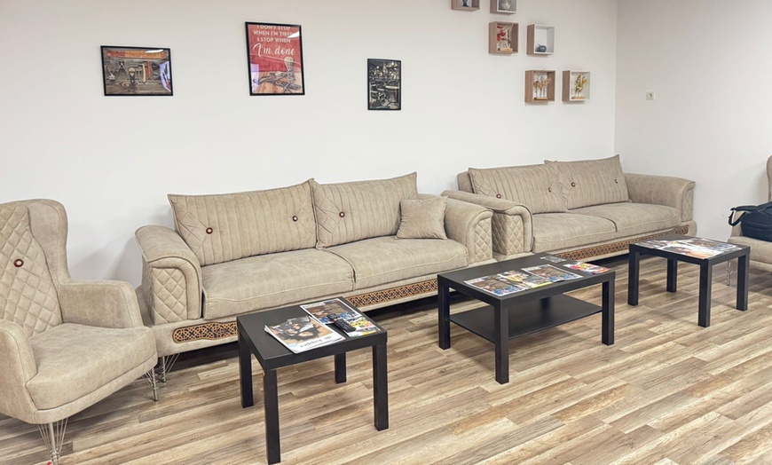 Image 5: Strakker dan je datingprofiel: behandeling naar keuze bij ROY Barber