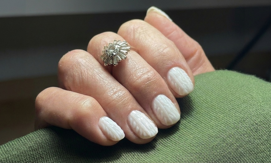 Image 3: Zadbaj o paznokcie z manicure hybrydowym lub żelowym