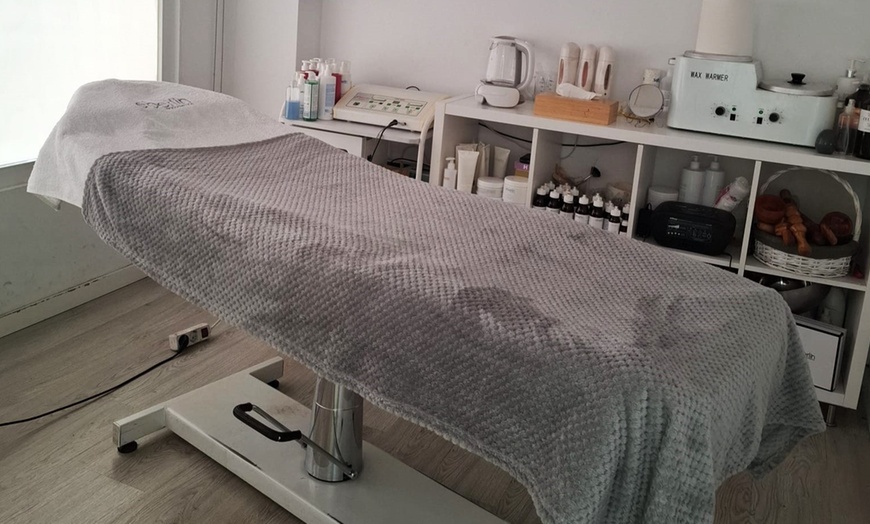 Image 3: Presoterapia y masaje drenante o maderoterapia efecto reductor