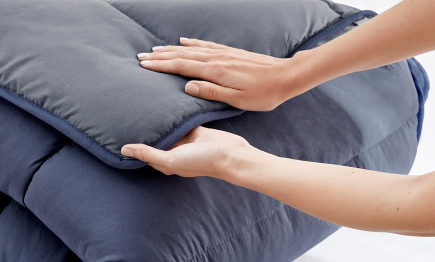 Image 4: PIKOLIN - Couette réversible 400 g/m²  bicolore toucher duvet chaude respirante 4 saisons dimensions au choix